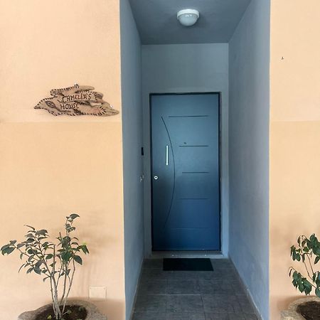 Camelia'S House Apartment Олбия Екстериор снимка