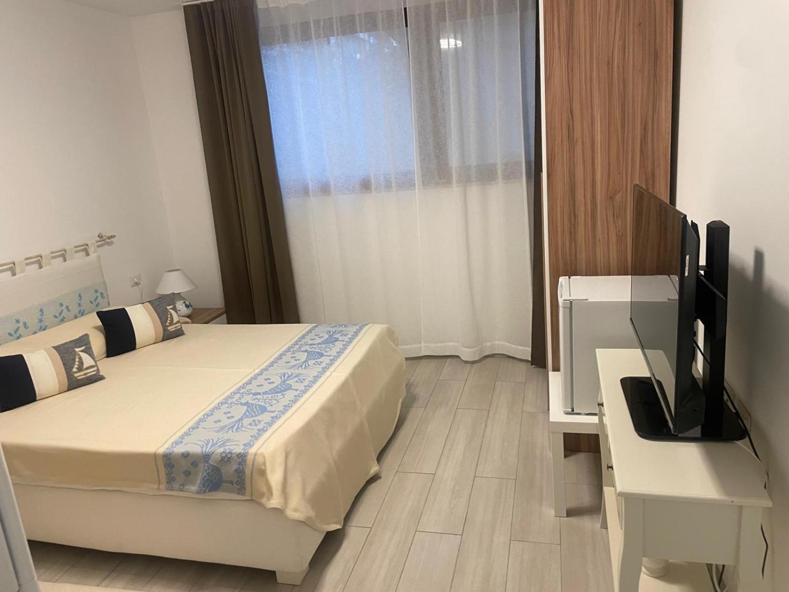 Camelia'S House Apartment Олбия Екстериор снимка